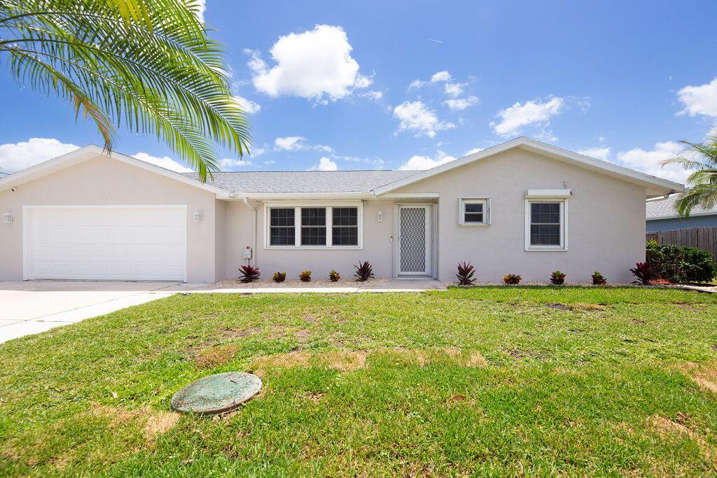 2592 SE Grand Drive, Port St. Lucie FL 34952