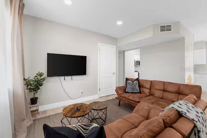 8215 QUAIL ROAD, SEMINOLE, FL — photo 3 of 25