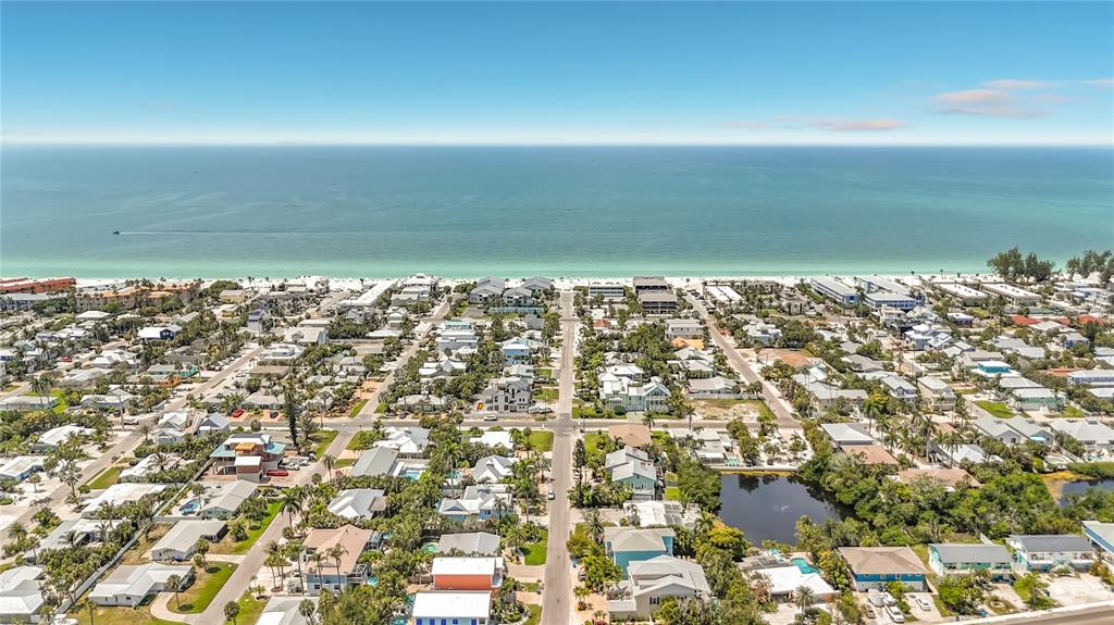 307 68TH, HOLMES BEACH, FL — photo 4 of 30