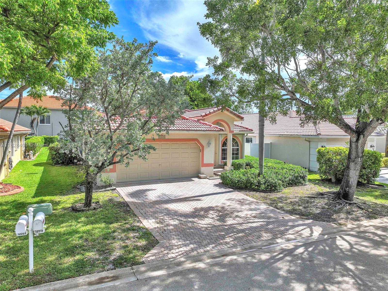 13519 NW 7th St, Plantation FL 33325