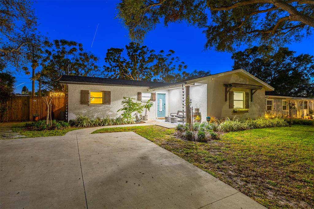 1543 GENTRY STREET