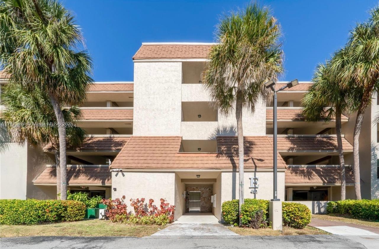 461 Ives Dairy Rd # 2, Miami FL 33179