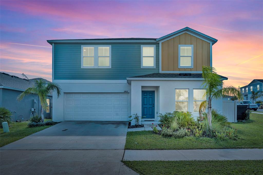 2402 OAKWOOD LANE