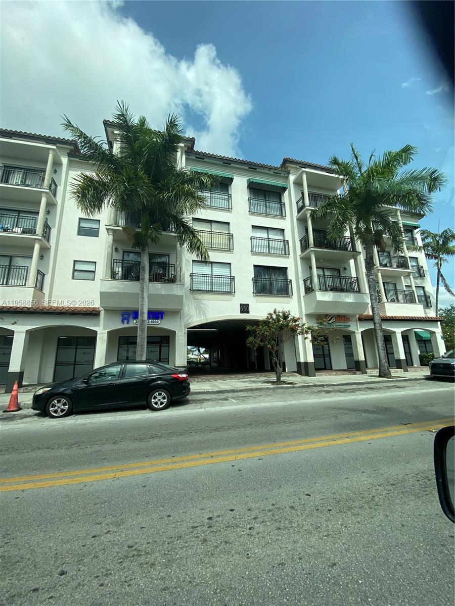 650 Palm Ave # A8, Hialeah FL 33010