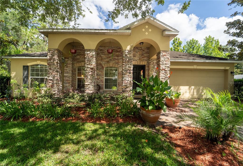 101 LOS ARBOR DRIVE
