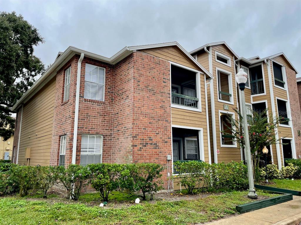 4225 THORNBRIAR LANE UNIT 201