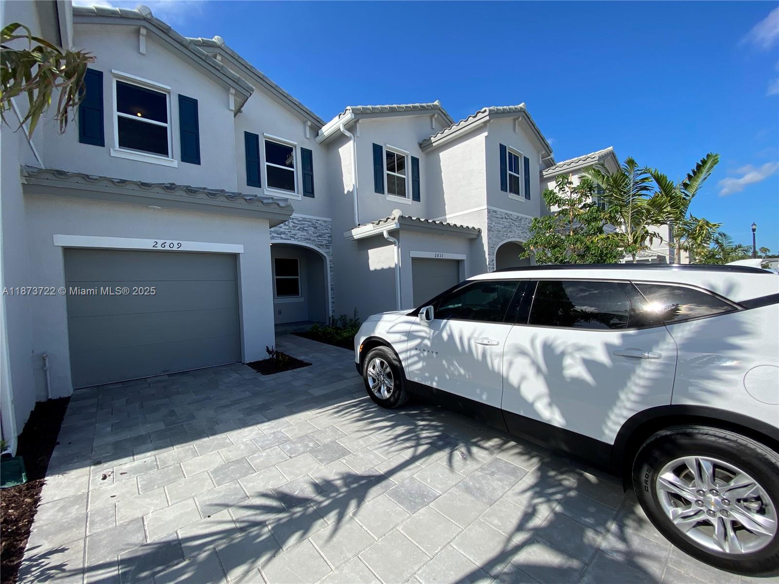 2609 SE 11th St, Homestead FL 33035