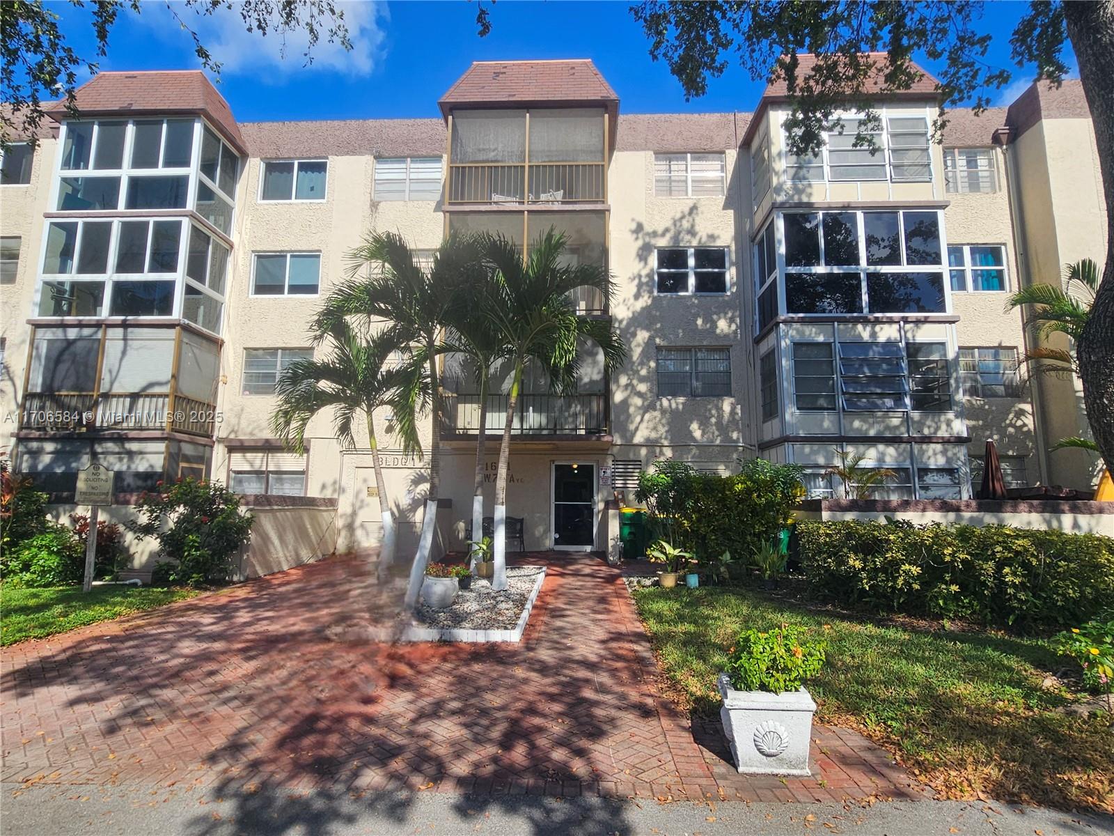 1681 NW 70th Ave # 303, Plantation FL 33313