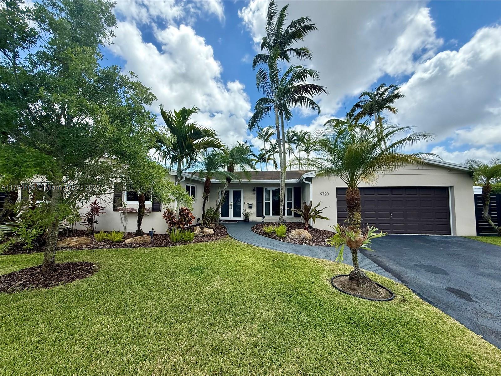 9720 SW 104th Ct, Miami FL 33176