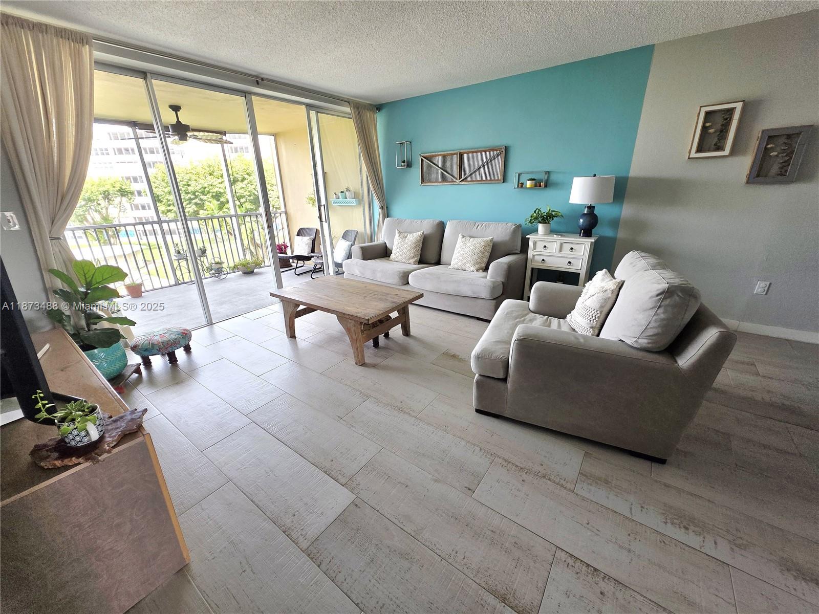 1750 NE 191st St # 3, Miami FL 33179