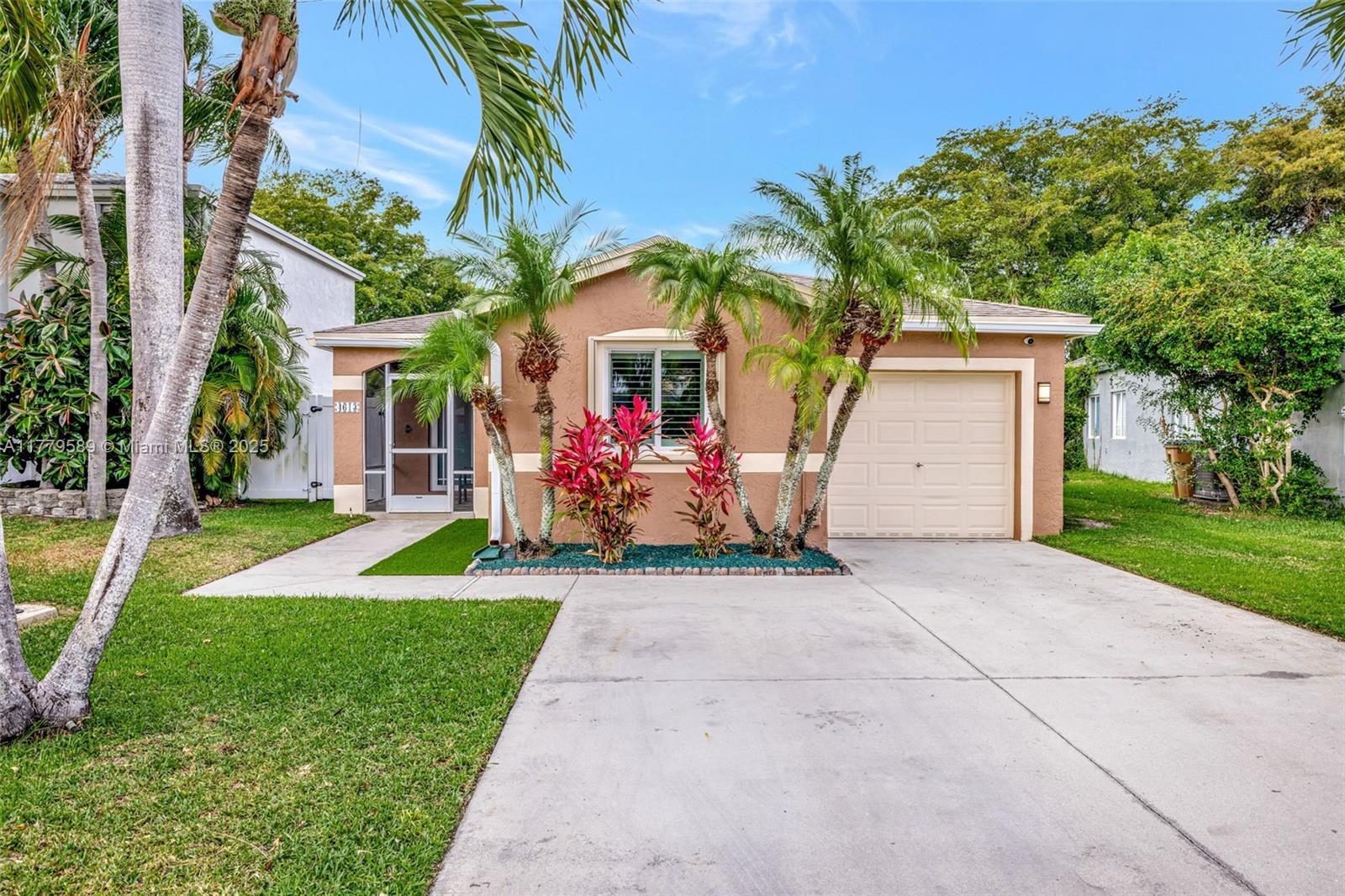 4613 SW 12th St, Deerfield Beach FL 33442