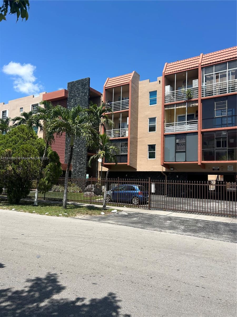 6095 W 19th Ave # 209, Hialeah FL 33012