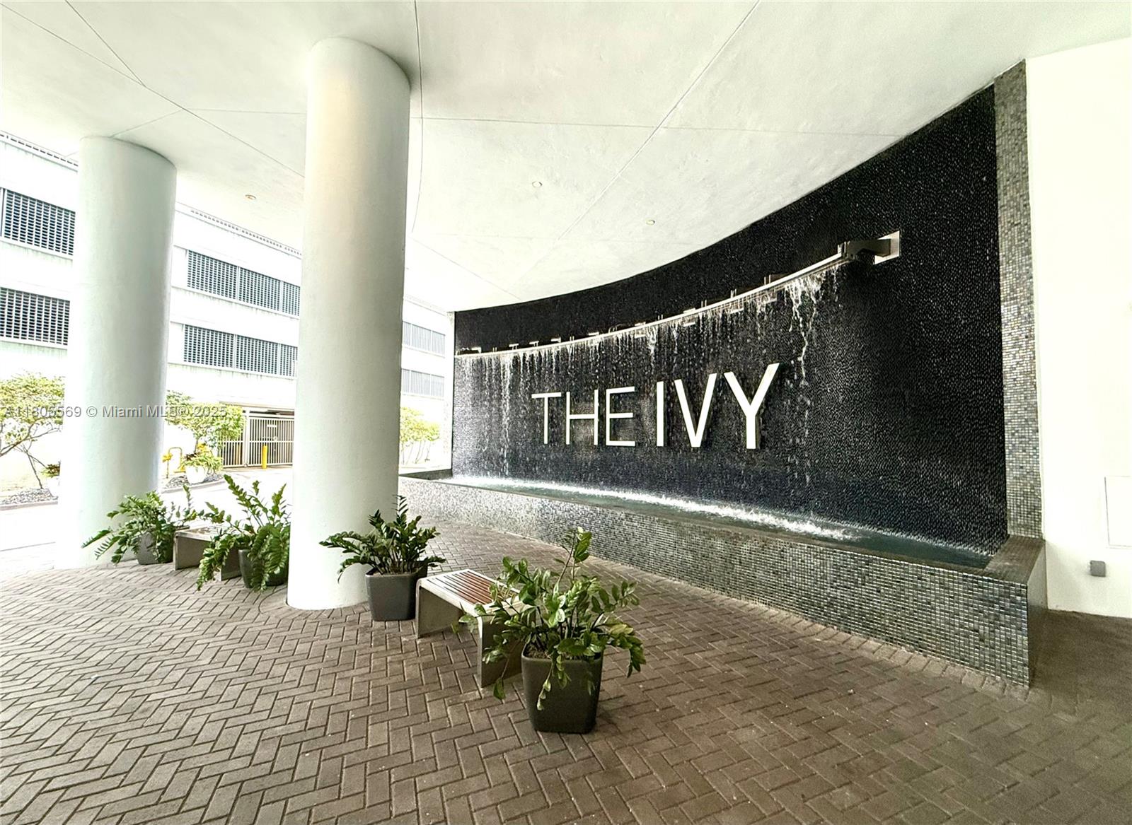 90 SW 3rd St # 1208, Miami FL 33130