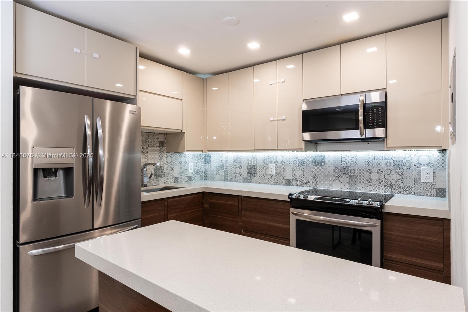 7150 Indian Creek Dr # 206, Miami Beach FL 33141