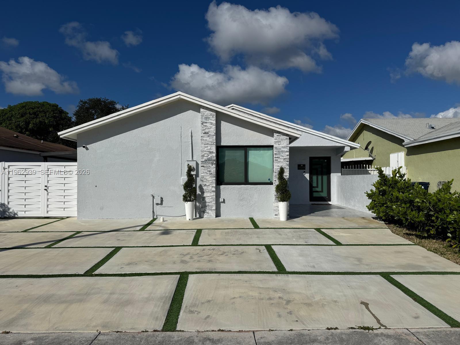 19234 SW 121st Ct, Miami FL 33177
