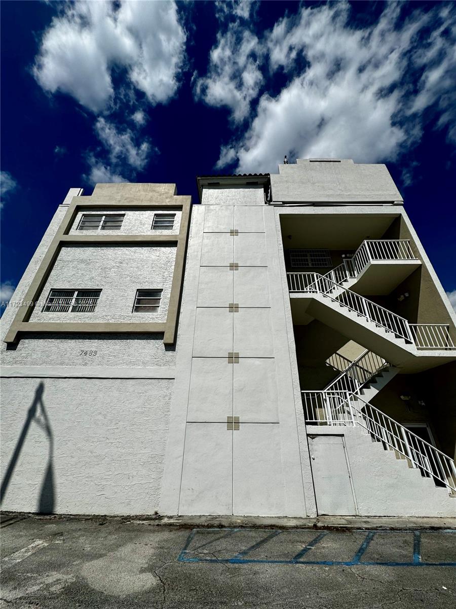 7483 SW 24th St # 103, Miami FL 33155