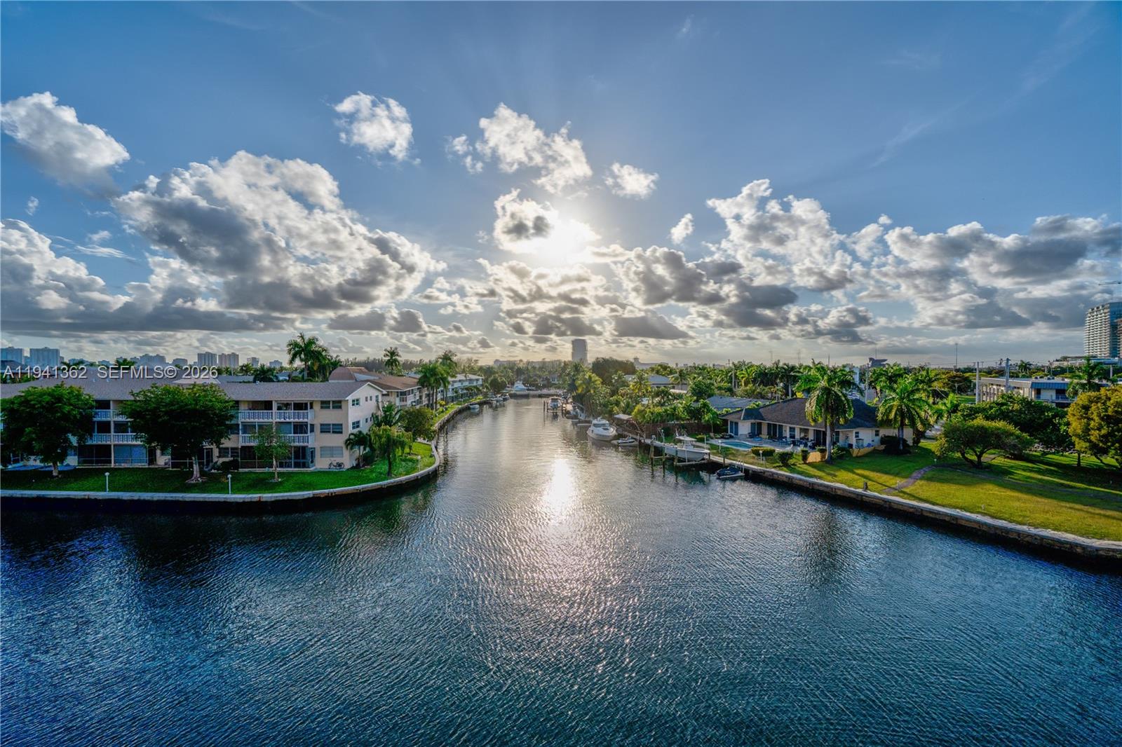 437 Golden Isles Dr # 4D, Hallandale Beach FL 33009