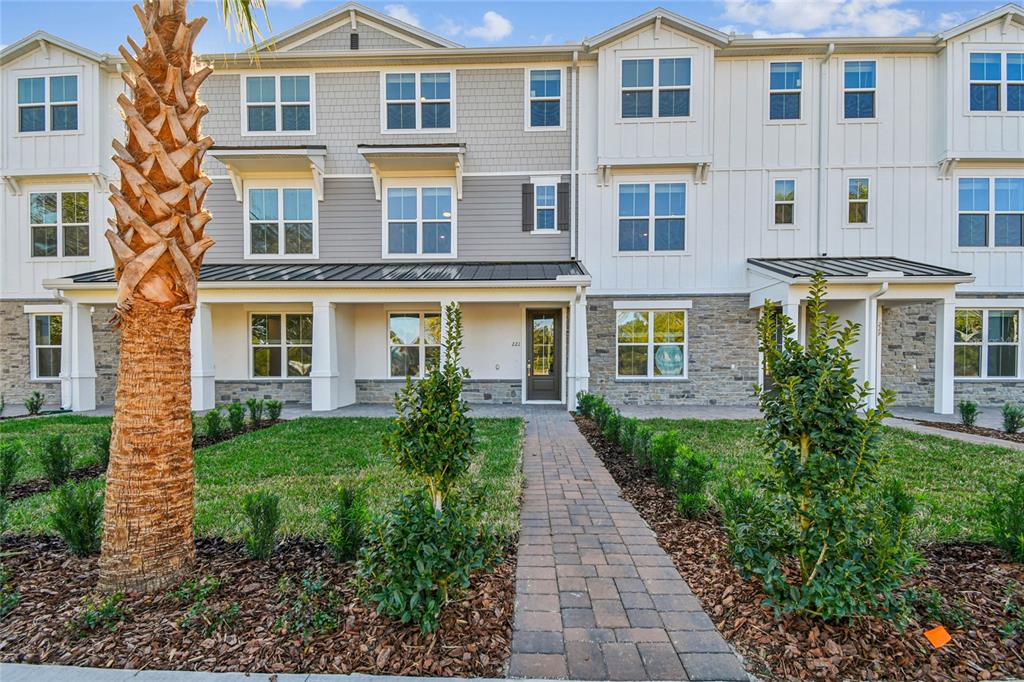 221 PASQUALA UNIT 18