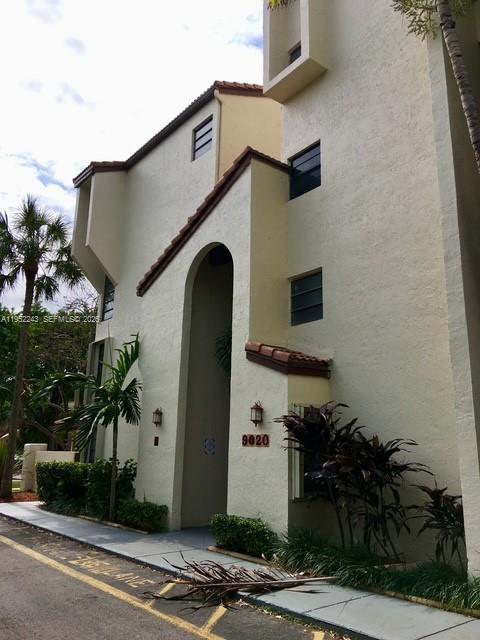 building — MIAMI, FL