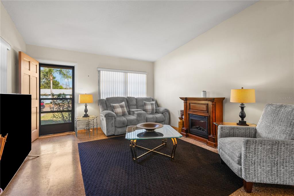 528 DOCTORS DRIVE, OVIEDO, FL — photo 4 of 19