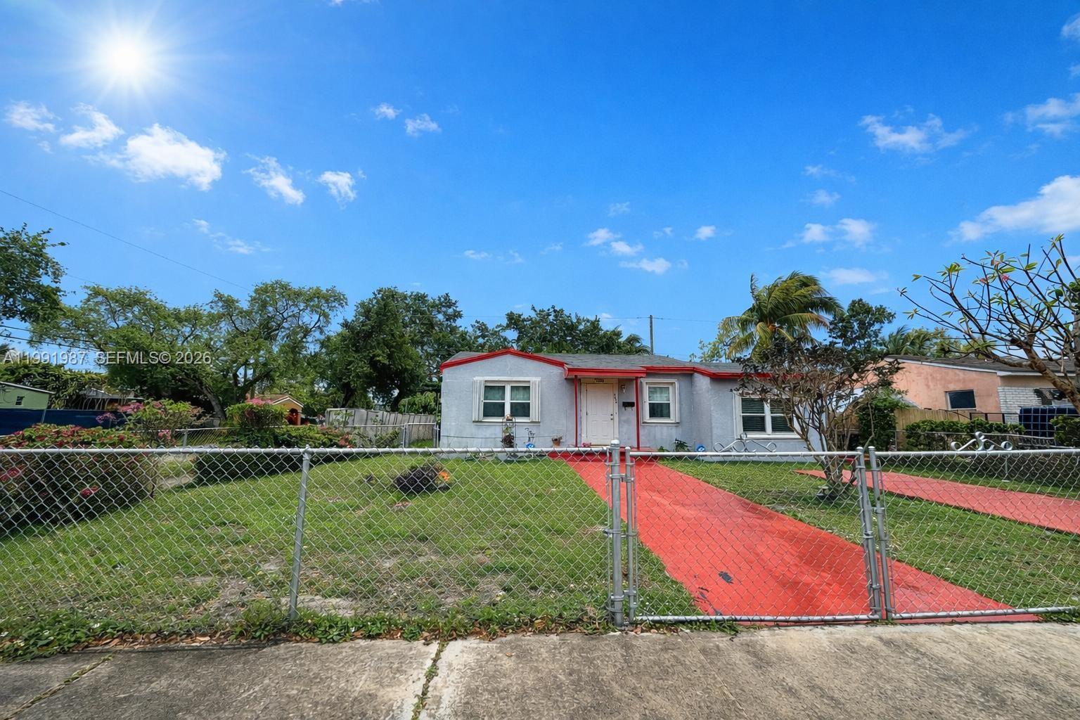 2604 Mayo St, Hollywood FL 33020