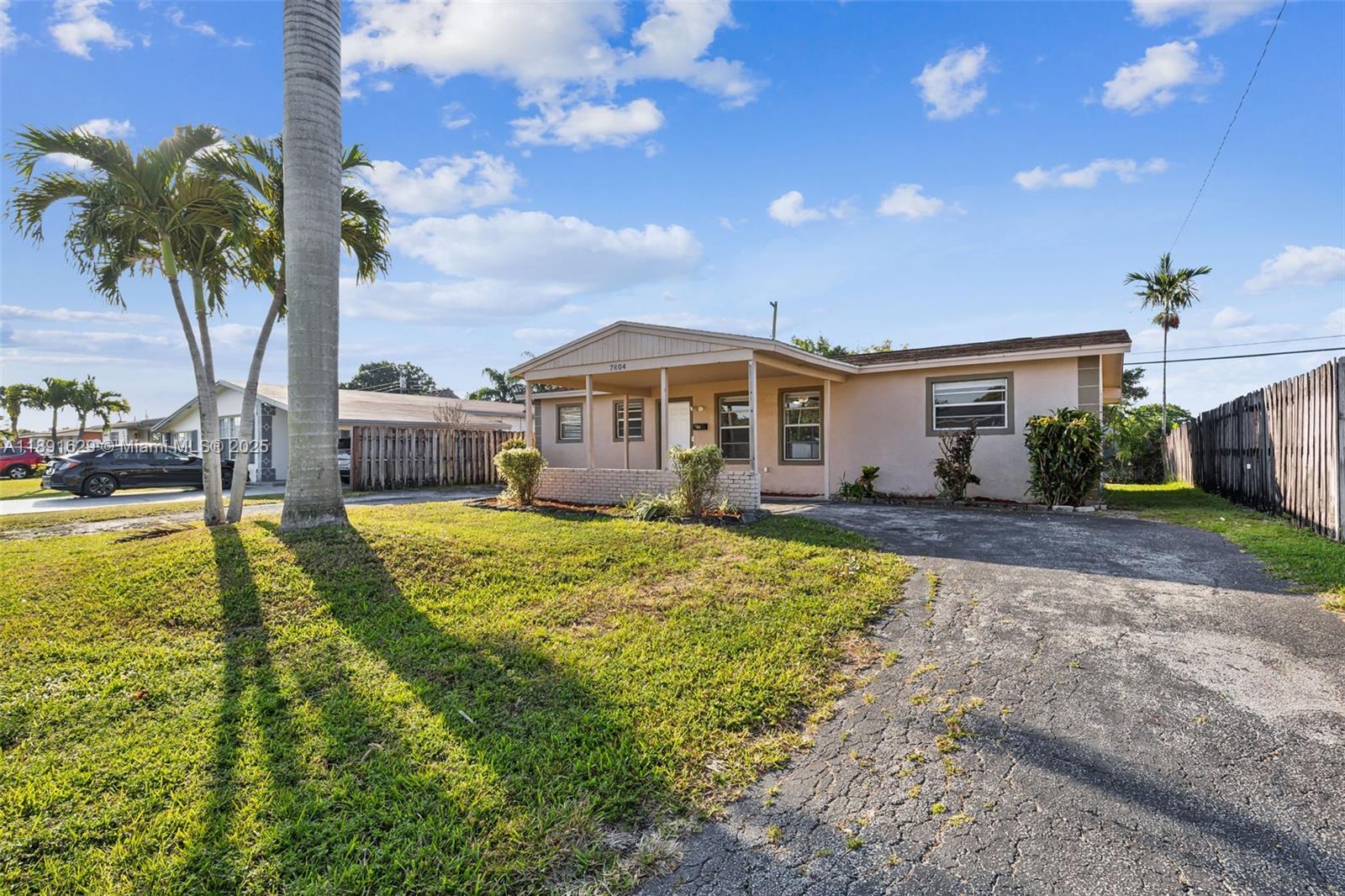 7804 Meridian St, Miramar FL 33023