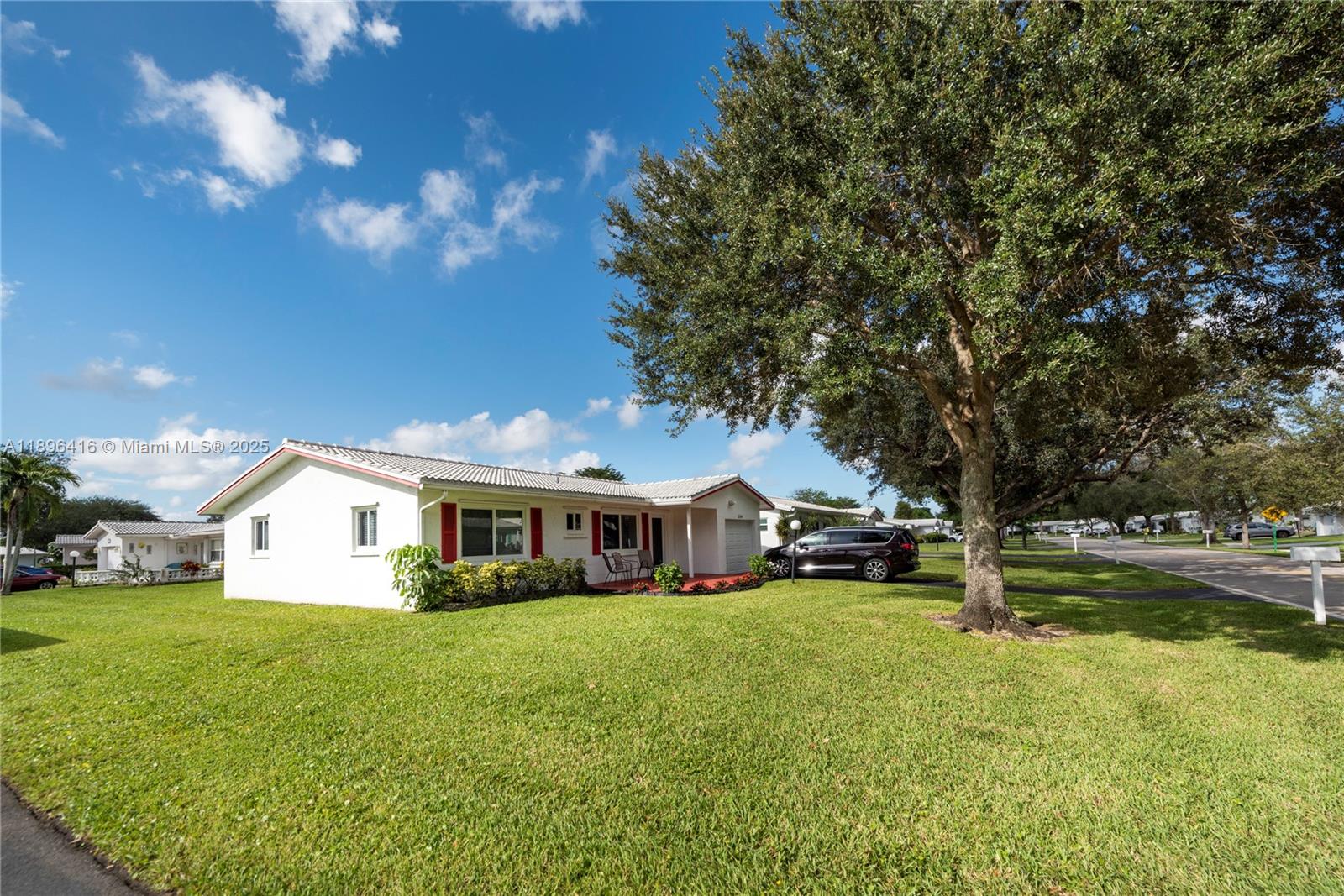 8544 N Campanelli Blvd, Plantation FL 33322