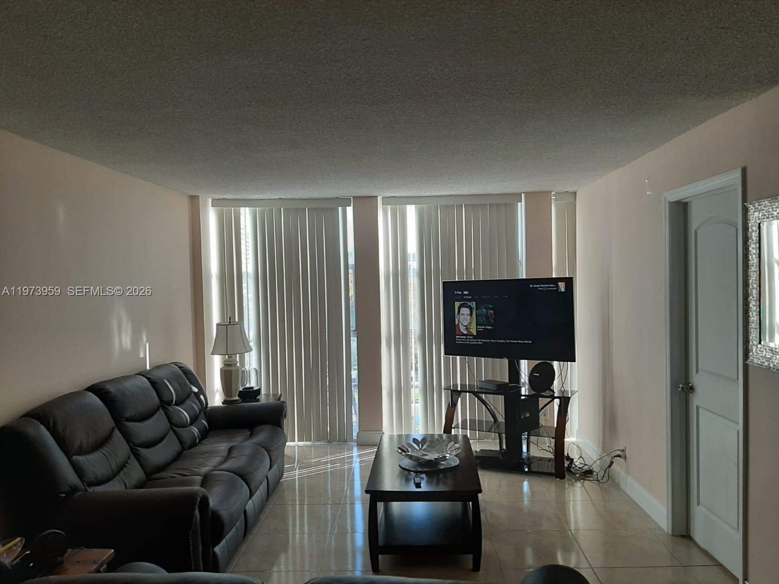 HALLANDALE BEACH, FL — photo 3 of 21