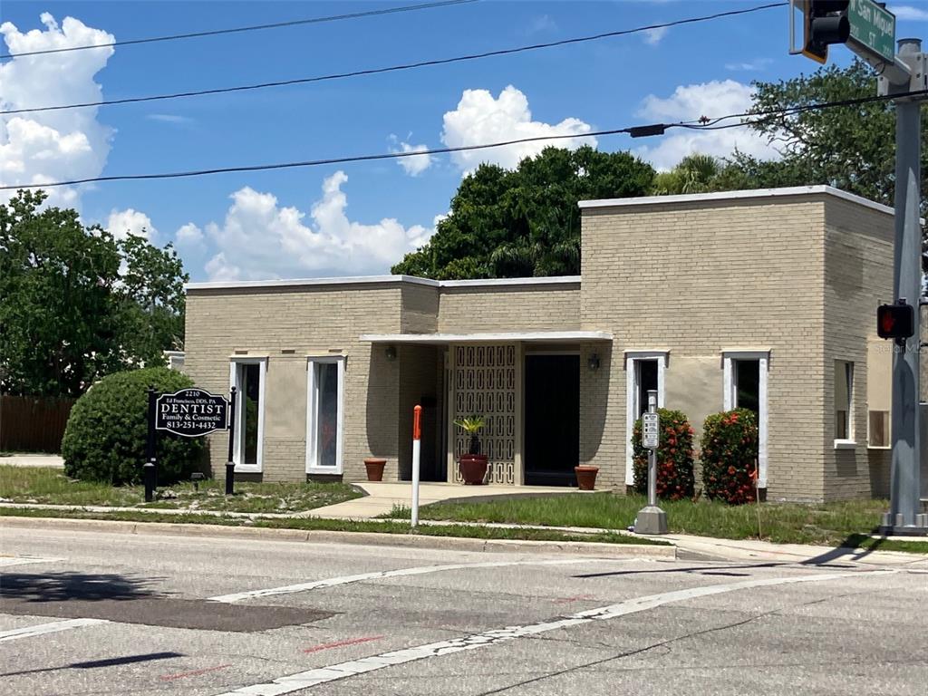 2210 S MACDILL AVENUE