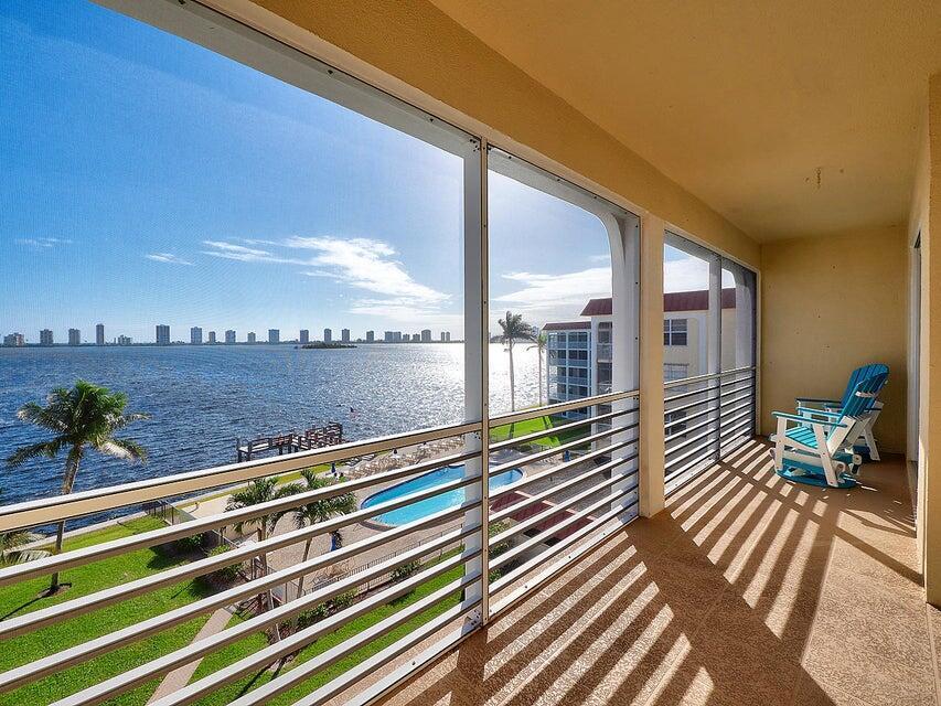 105 Paradise Harbour Boulevard # 502, North Palm Beach FL 33408