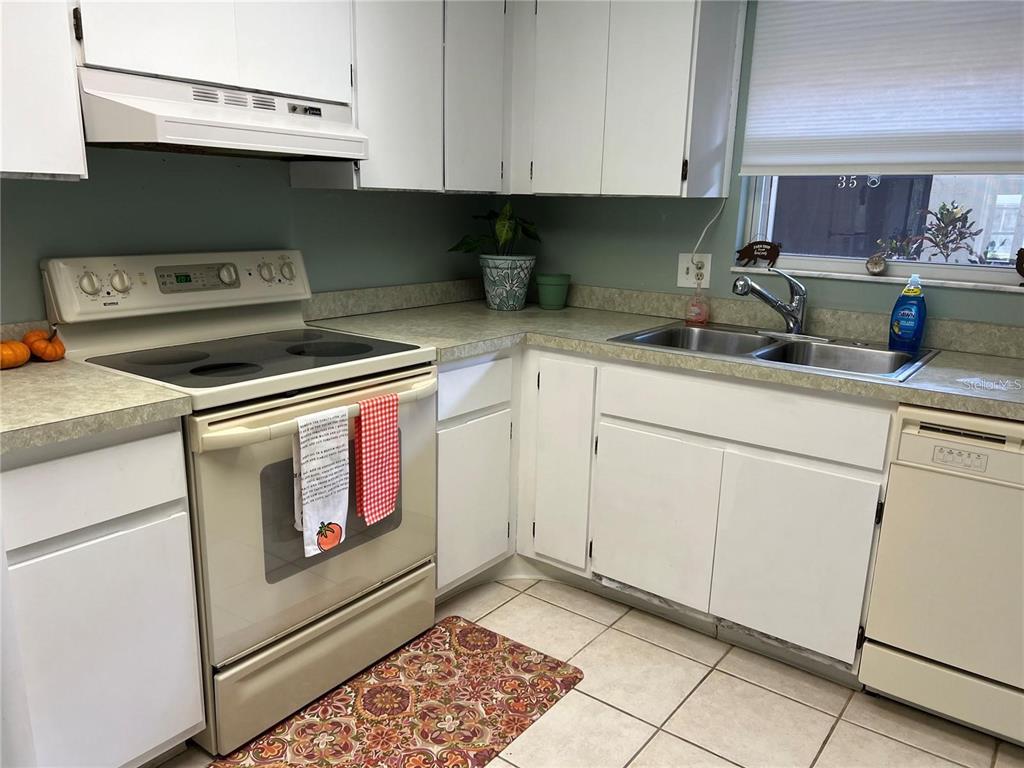 1100 E BAY DRIVE UNIT 35, LARGO, FL — photo 3 of 12