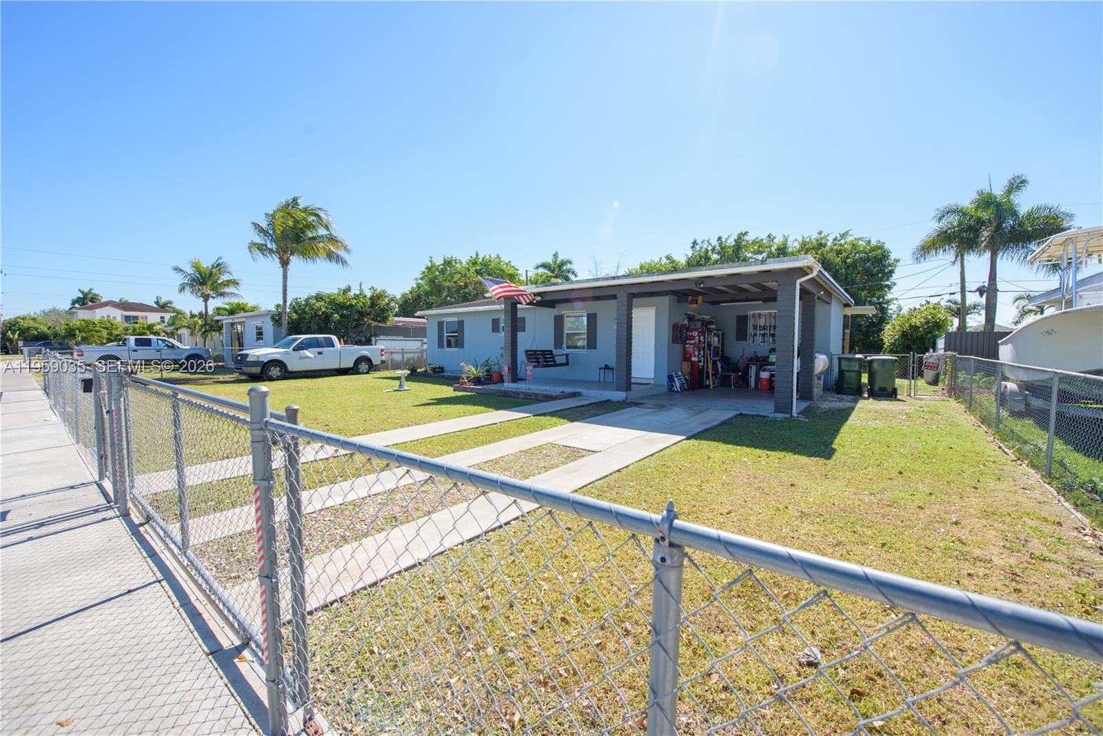 1560 NE 11th St, Homestead FL 33033