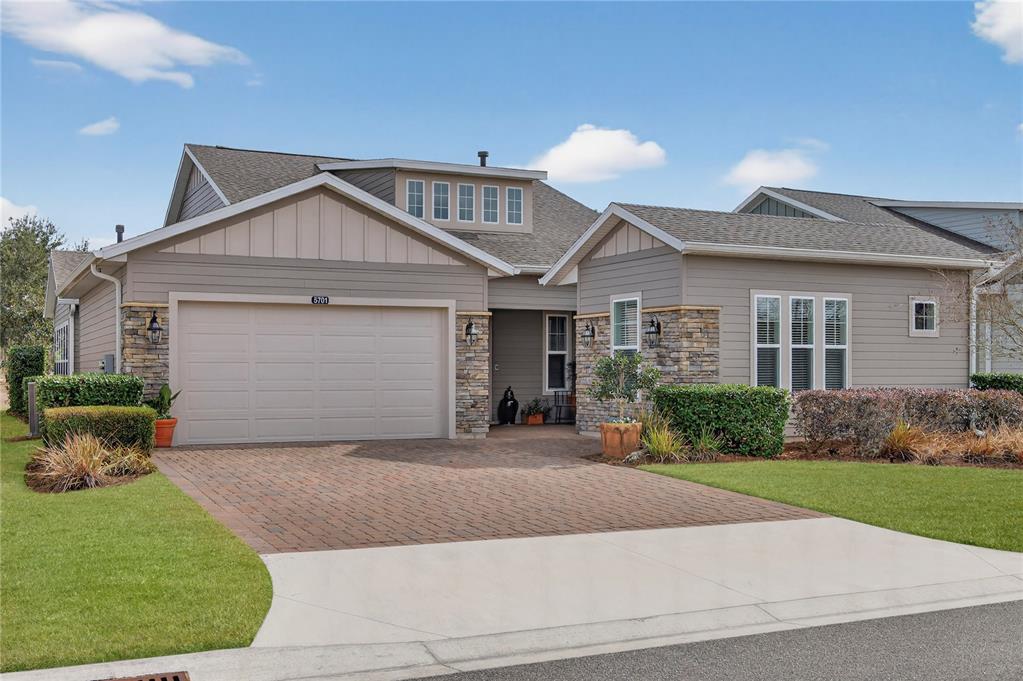 5701 NW 40TH LOOP, OCALA, FL — photo 2 of 30
