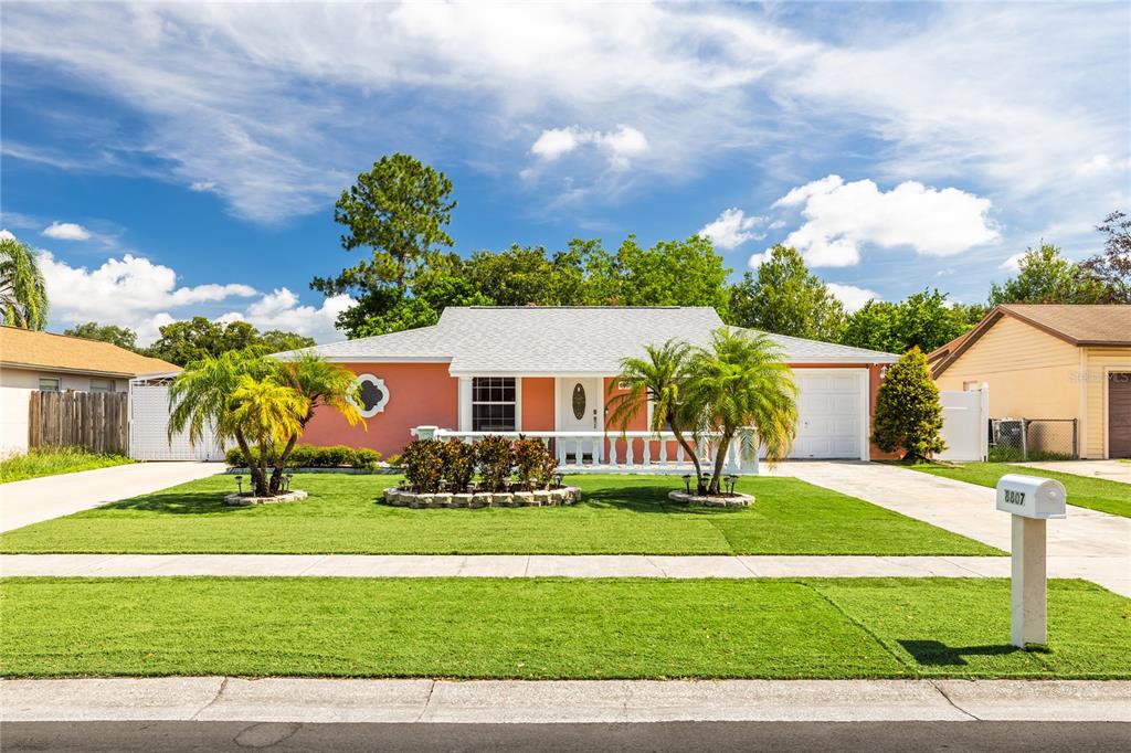 8807 OAK CIRCLE