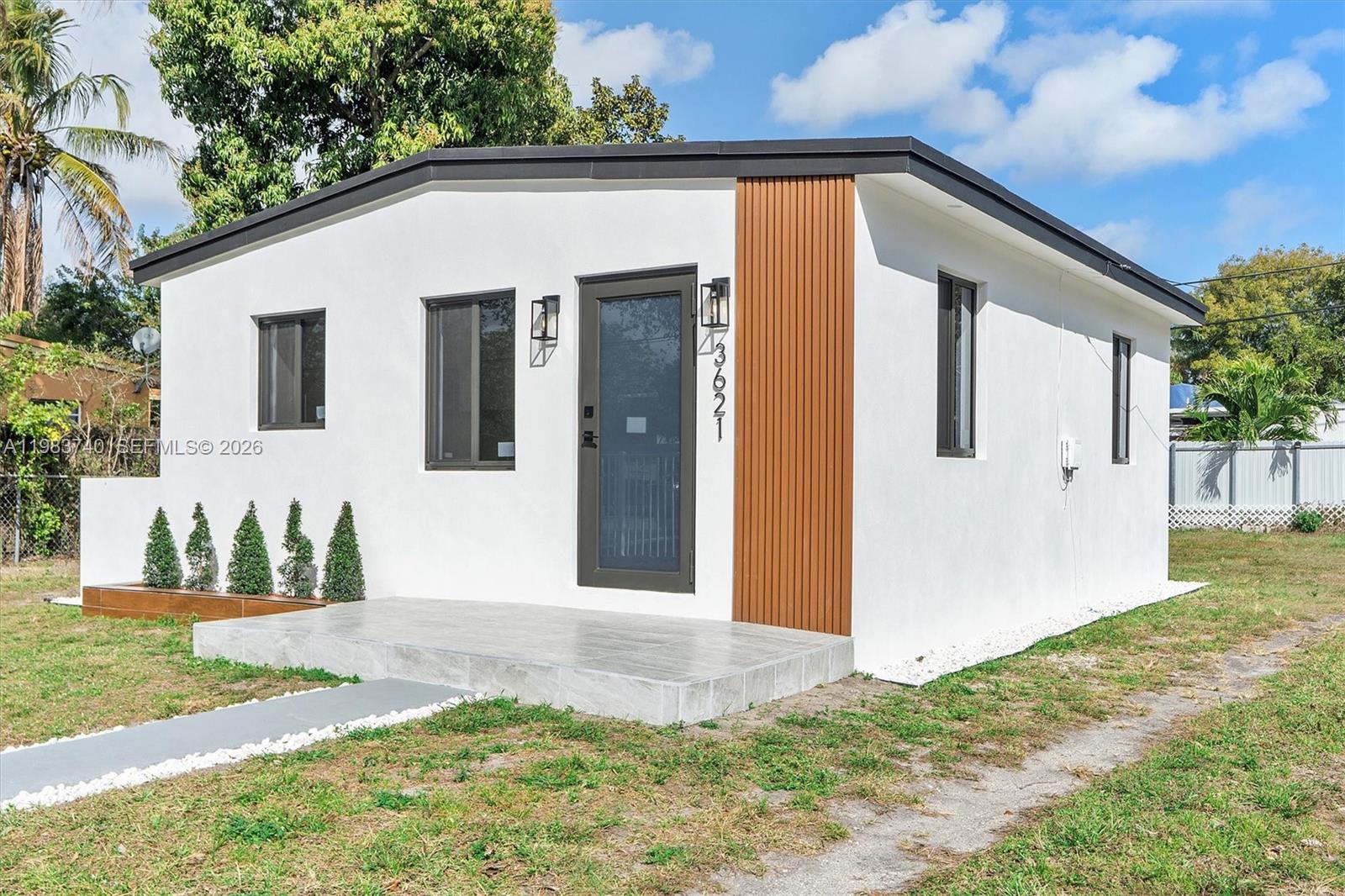 3621 SW 48th Ave, West Park FL 33023