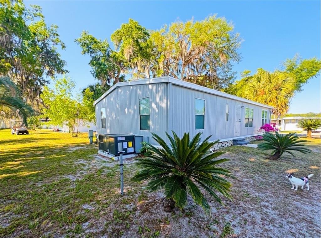 108 N TIMBER TRAIL, WILDWOOD, FL — photo 4 of 24