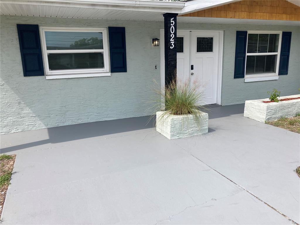 5023 QUEEN PALM DRIVE