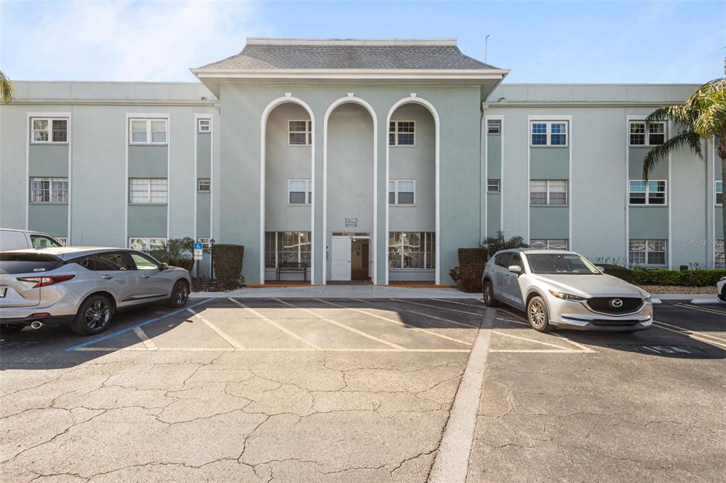 1706 BELLEAIR FOREST DRIVE UNIT 202