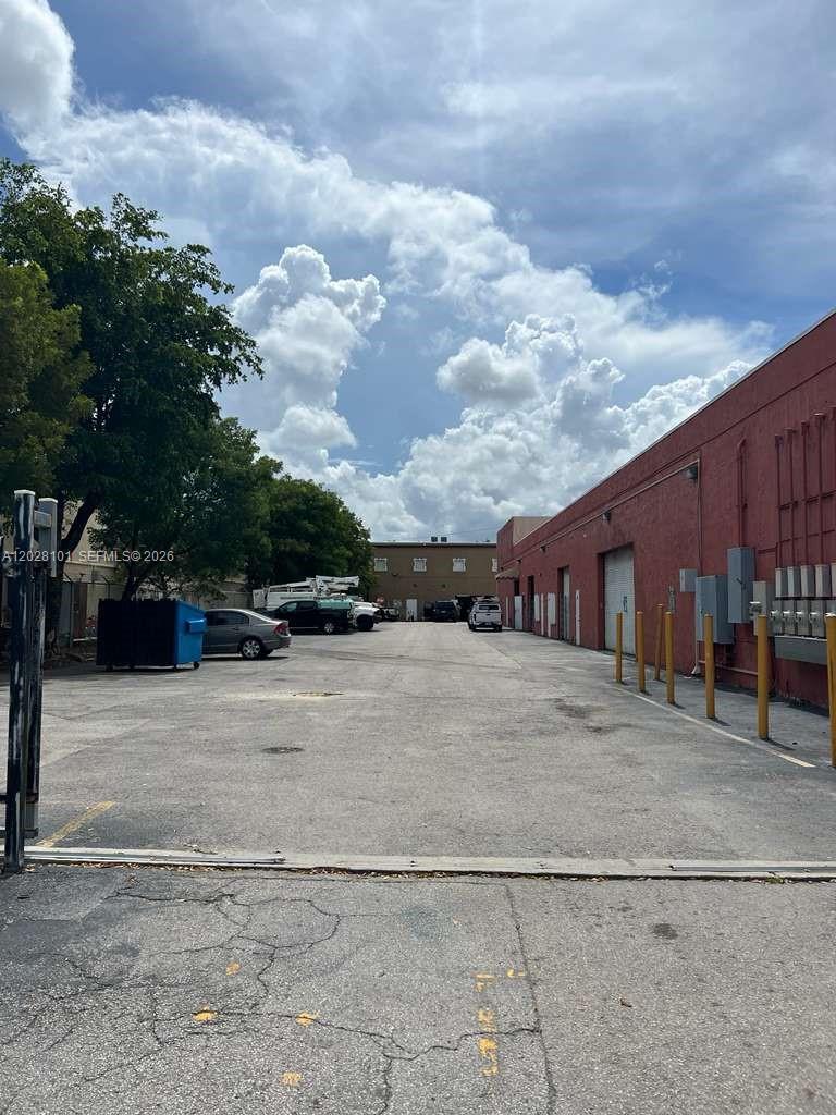 13690 SW 142nd Ave, Miami FL 33186