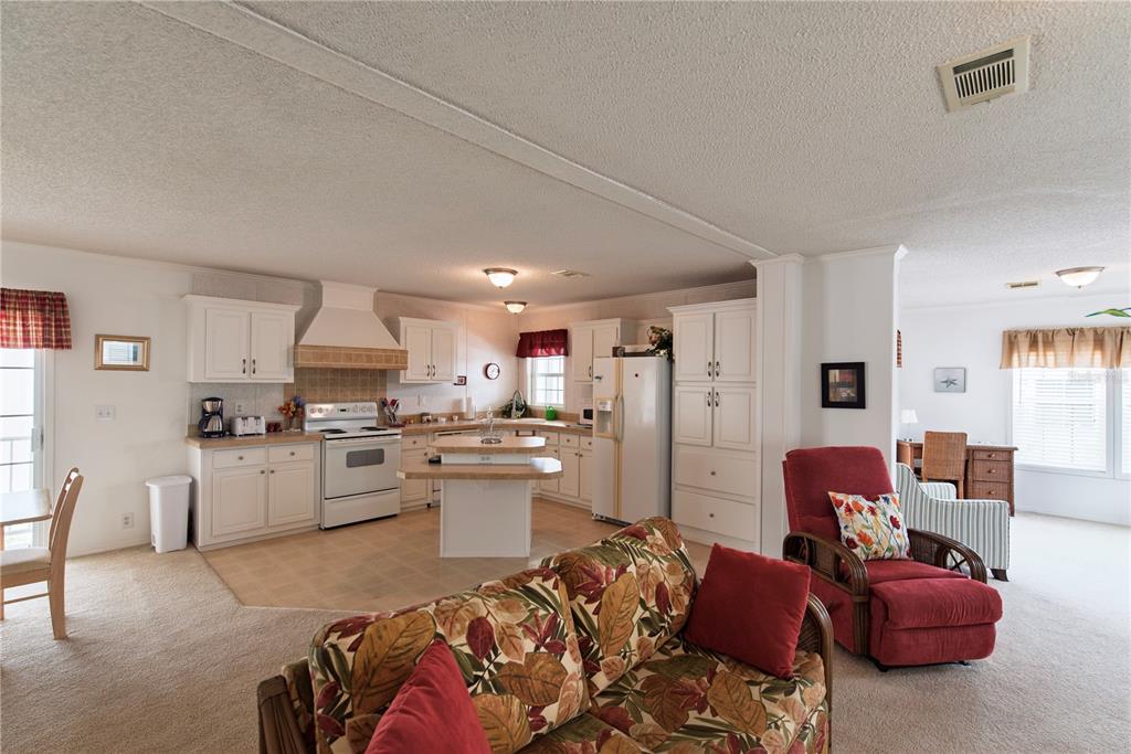 36 FREEMAN AVENUE, PUNTA GORDA, FL — photo 2 of 27