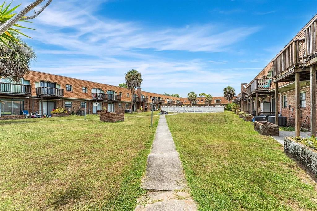 1300 ARLINGTON LANE NE UNIT 114