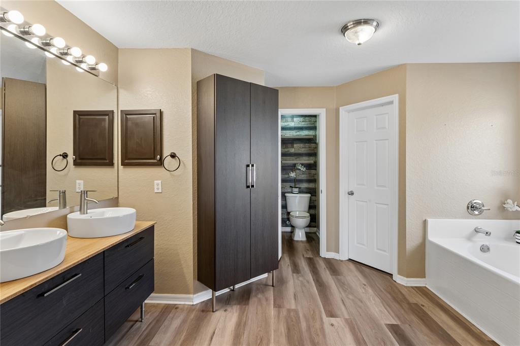 10318 GIFFORD DRIVE, SPRING HILL, FL — photo 3 of 30