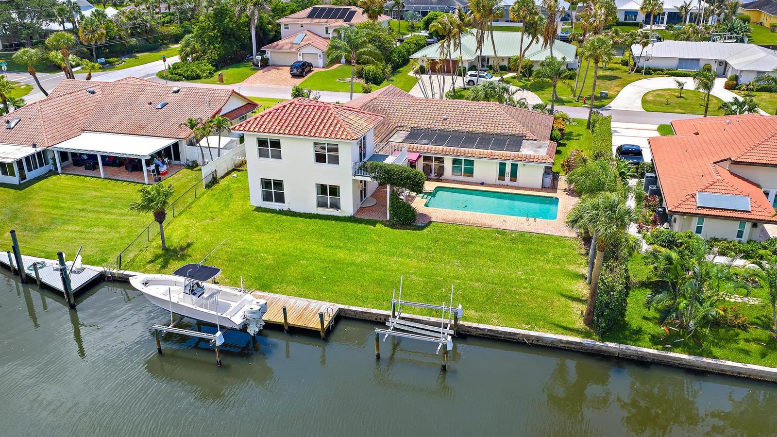 8422 SE Royal Street, Hobe Sound FL 33455