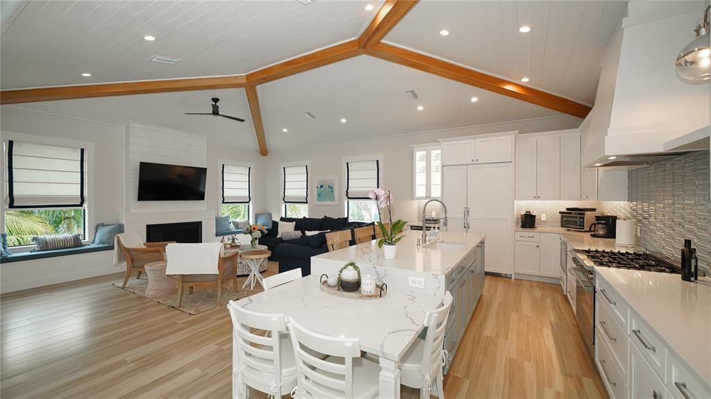 307 62ND STREET, HOLMES BEACH, FL — photo 4 of 30