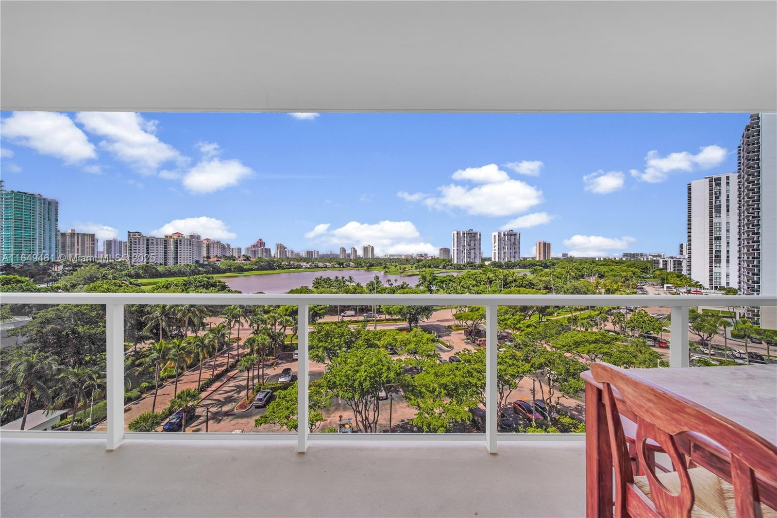 3731 N Country Club Dr # 925, Aventura FL 33180