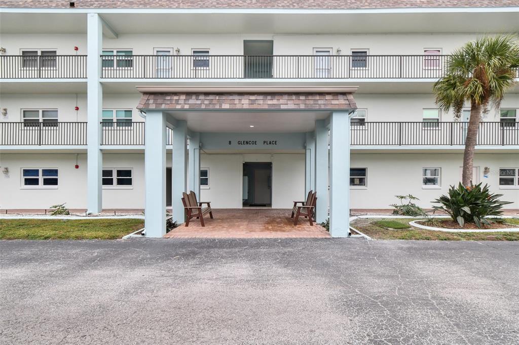 8 GLENCOE PLACE UNIT 107, DUNEDIN, FL — photo 2 of 30