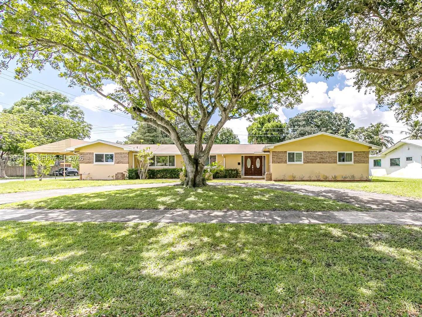 4800 Polk St, Hollywood FL 33021