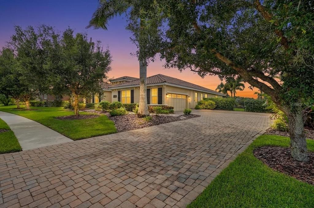 17009 1ST DRIVE E, BRADENTON, FL — photo 2 of 30