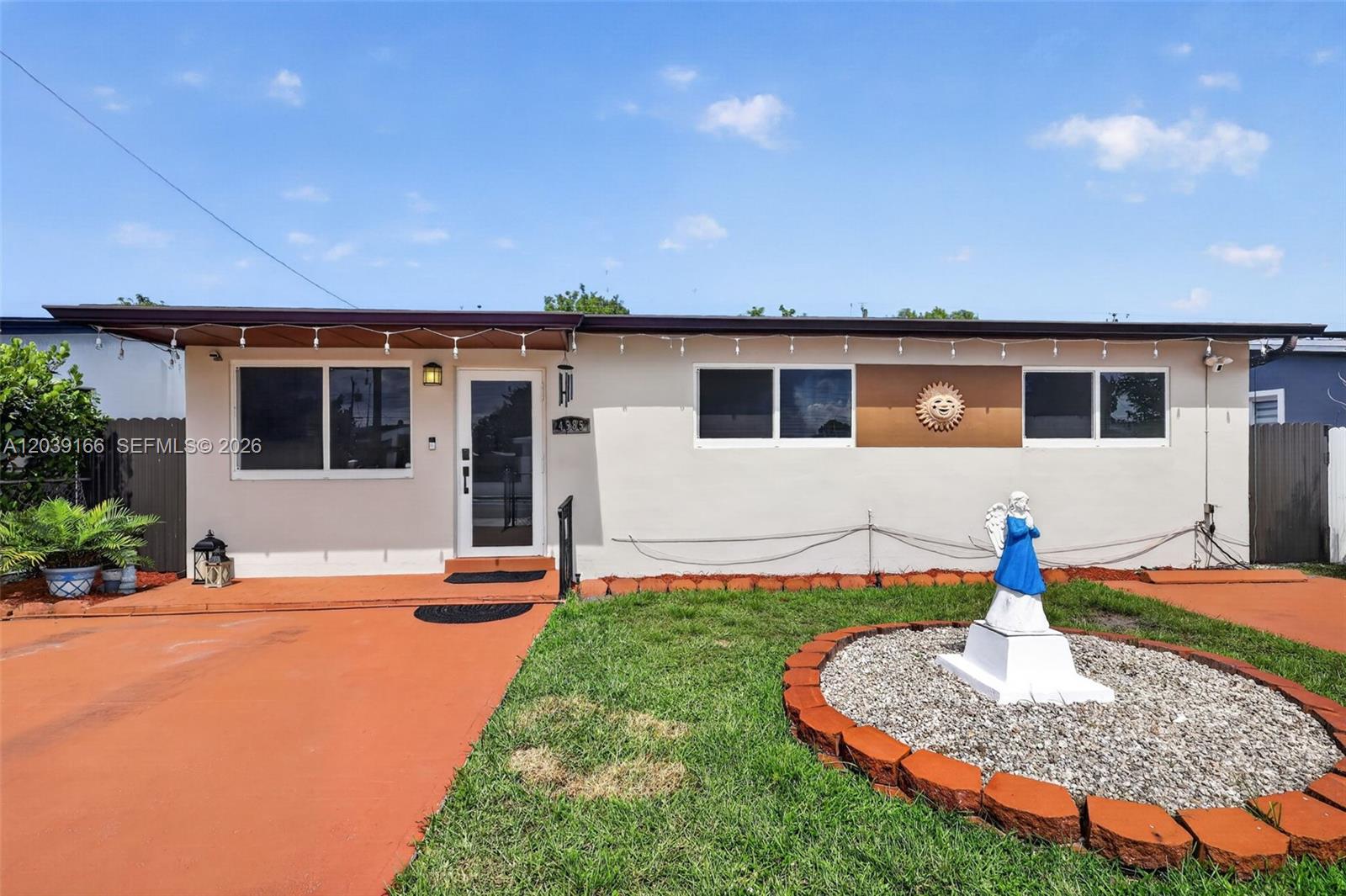 4585 E 9th Ln, Hialeah FL 33013