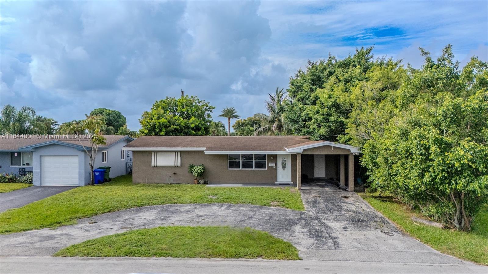 8630 NW 15th Ct, Pembroke Pines FL 33024